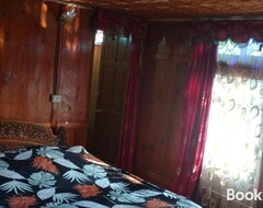 Hotel Pasadona Floating Houseboat (Srinagar, Indija)