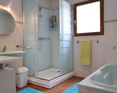 Cijela kuća/apartman Ground-Flour Villa With Air Conditioning, Heated Private Swimming Pool And Beautiful View (Privas, Francuska)