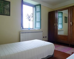 Cijela kuća/apartman Le Lunghe Is A Restored Cottage In Beautiful Tuscany 5 Mins. Walk To Restaurant (Molazzana, Italija)