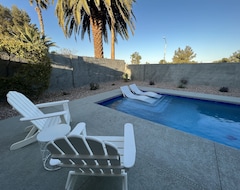 Hele huset/lejligheden Stay Cool By The Pool & Relaxed In The Spa -minutes From Vegas Strip And Airport (Henderson, USA)