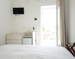 Hotel La Giuliva Charming Rooms (Anacapri, Italy)