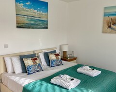 Khách sạn Avon Beach Bed & Breakfast (Christchurch, Vương quốc Anh)