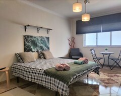 Toàn bộ căn nhà/căn hộ Complete Apartment, 2 Bedrooms, Air Conditioning, Wifi, Tv, 2 Wcs (Seixal, Bồ Đào Nha)