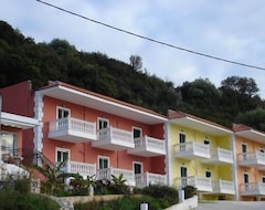Hotelli Agios Gerasimos Studios (Lourdata, Kreikka)
