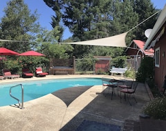Hele huset/lejligheden Beautiful Vacation Rental Near Trinity River With Swimming Pool (Willow Creek, USA)
