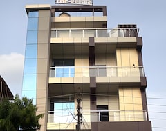 The Hotel Verve - Couple friendly hotel Near Spectrum Mall Nodia (Noida, Indien)