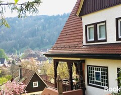 Hele huset/lejligheden Familiengluck Im Schwarzwaldhaus Mit Schlossblick (Neuenbürg, Tyskland)