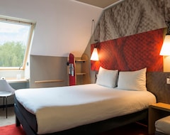 Hotel ibis budget Senlis (Senlis, France)