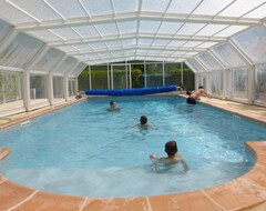 Cijela kuća/apartman In The Country Side, Near Sarlat, Cottage With Indoor Heated Swimming Pool (Salignac-Eyvigues, Francuska)