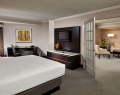 2 Connecting Suites With 3 Beds And 1 Sofabed At A Full Service Hotel By Suiteness (Albany, Sjedinjene Američke Države)