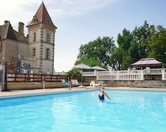 Hotel Château De Lastours (Espalais, Francia)
