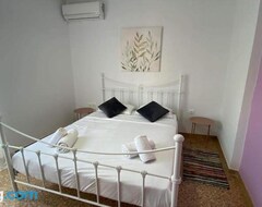 Casa/apartamento entero New! Flower Patio House 2 Bdr - Bbq - Wash Machine (Laurion, Grecia)