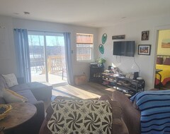 Entire House / Apartment Abbotts Oceanview Nl - Stay Salty In Terra Nova National Park (Charlottetown, Canada)