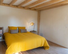 Tüm Ev/Apart Daire Accommodation For 12 People In The Heart Of A Wine Estate (Aghione, Fransa)