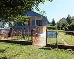 Hele huset/lejligheden Cottage With Fenced Garden In Close Proximity To The Thermal Baths (Dombóvár, Ungarn)