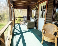 Entire House / Apartment Riverside Cabin - Sleeps 6 (Stanley, Canada)