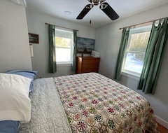 Entire House / Apartment New Family Camp Greenville, Moosehead Lake Access, Privacy, Screened Porch; A/c (Greenville, USA)