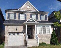 Toàn bộ căn nhà/căn hộ 4 Bedrooms Beautiful, Elegant House (Bradford-West Gwillimbury, Canada)