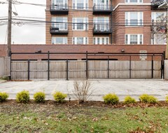 Casa/apartamento entero Beautiful 9br Mansion W/ 5 Parking Spots. Walk To Wrigley Field & Lake Michigan! (Chicago, EE. UU.)