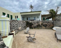 Toàn bộ căn nhà/căn hộ Large Serene Cottage On Harrington Sound Bermudann (Smith's Island, Bermudas)