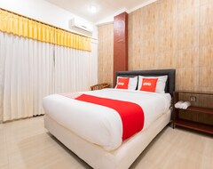 OYO 1695 Royal Senggigi Hotel (Mataram, Indonezija)
