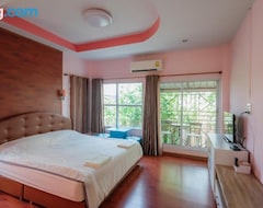 Hotel Baant`aimriis`rth (Suphanburi, Tajland)