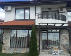Otel Bay View Villas - Luxury Villa Set On The Hill Overlooking Sunny Beach With Pool (Kosharitsa, Bulgaristan)