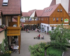 Khách sạn Ferienhof Meyer (Gunzenhausen, Đức)