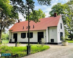 Toàn bộ căn nhà/căn hộ Secluded Holiday Home In Erp With Garden (Veghel, Hà Lan)