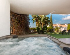 Cijela kuća/apartman Apartamento Moderno Muy Amplio Con Jardin Privado E Impresionantes Vistas Al Mar (Istan, Španjolska)