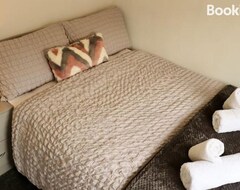 Koko talo/asunto Charming 3 Bedroom Property Free Wifi & Parking (Leeds, Iso-Britannia)
