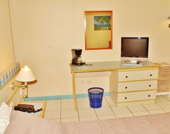 Studio 3 Persons, Ground Floor, In Hotel Residence With Direct Access Sea (Les Trois-Îlets, French Antilles)