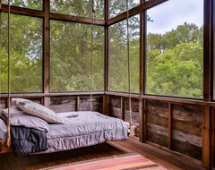 Hele huset/lejligheden The Lodge Eco-cabin With A/c And Fire Pit At Green Acres - Glamping In Austin | Professionally Ho... (Elgin, USA)