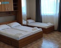 Khách sạn Semeen Khotel Sveti Georgi (Kavarna, Bun-ga-ri)