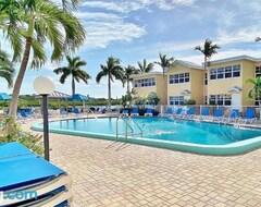 Khách sạn Barefoot Beach Resort E102 (Clearwater Beach, Hoa Kỳ)