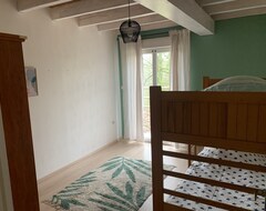 Cijela kuća/apartman Gite Au Calme à 15 Min Dalbi, 7 Personnes. Idéal Groupes Randonneurs / Motards (Taïx, Francuska)