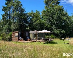 Kamp Alanı Yurt at Le Ranch Camping et Glamping (Madranges, Fransa)