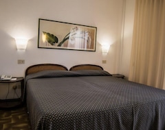 Khách sạn Hotel Barcarola 2 (Marina di Campo, Ý)