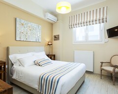 Otel Iris, Luxury Beach Front Residence (Rethymnon, Yunanistan)