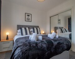 Koko talo/asunto Park View-modern 2 Bed Apartment (Motherwell, Iso-Britannia)