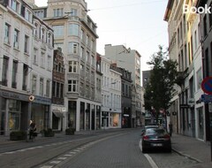 Hotel Huidreal (Antwerp, Belgium)