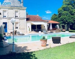 Toàn bộ căn nhà/căn hộ Les Roulottes De Dilou (Saint-Yrieix-sur-Charente, Pháp)