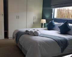 Hotel Waters Edge (Cape Town, South Africa)