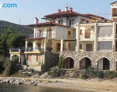 Toàn bộ căn nhà/căn hộ Cute Apartments With Romantic View (Pirgadikia, Hy Lạp)