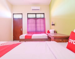 Khách sạn OYO 2184 Nan Berlian Inn (Bangli, Indonesia)