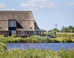 Cijela kuća/apartman Beautiful, Thatched Villa With A Sauna At The Tjeukemeer (Heerenveen, Nizozemska)