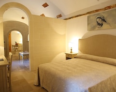 Hotelli Tenute Al Bano (Cellino San Marco, Italia)