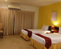 Otel Golden Pine Beach Resort (Hua Hin, Tayland)