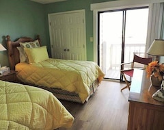 Toàn bộ căn nhà/căn hộ Beautiful Corner Oceanfront 3 Bedroom 2 Bath Condo (Emerald Isle, Hoa Kỳ)