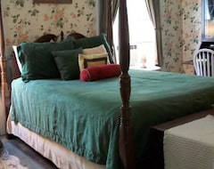 Khách sạn Munro House Bed And Breakfast (Jonesville, Hoa Kỳ)